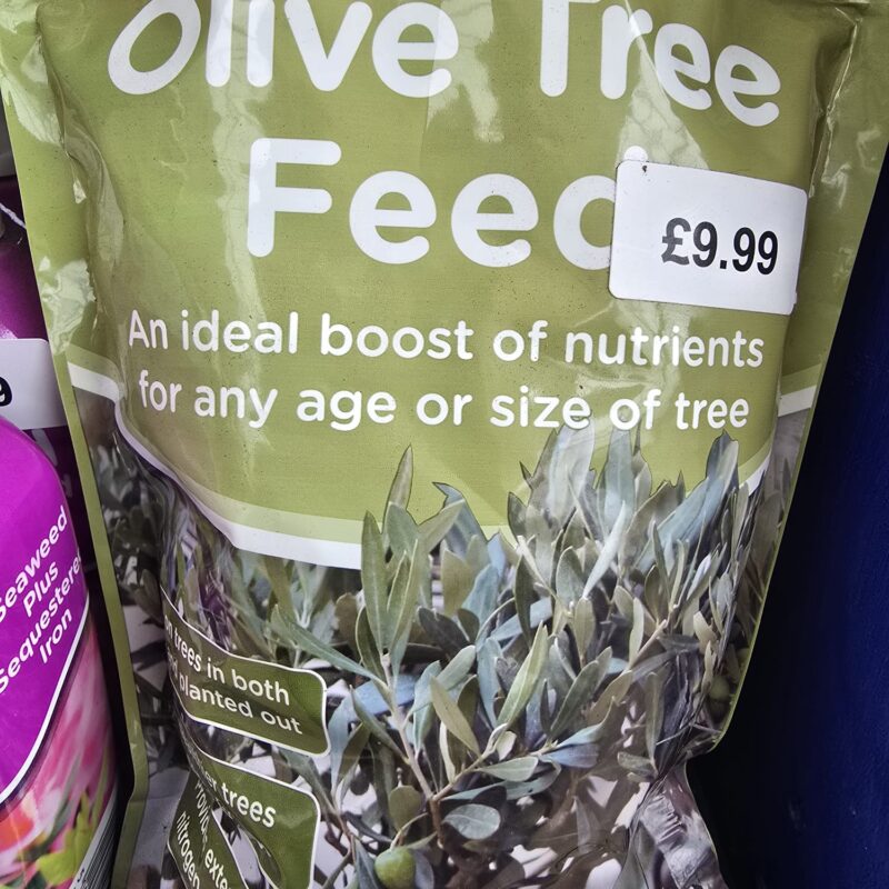 Vitax granulated olive feed 0.9kg £9.99